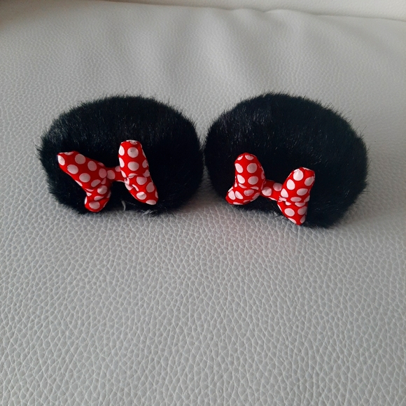 Disney Accessories - Disney Minnie Mouse bows
